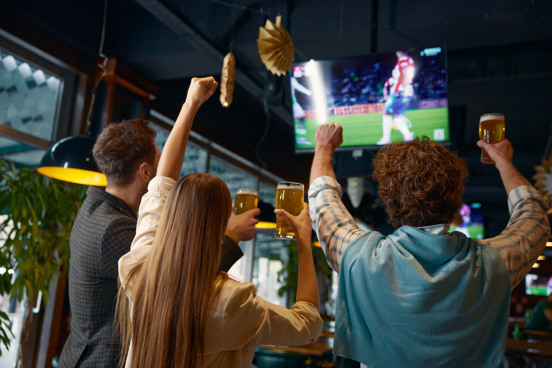 Gezelligheid bij Sportsbar en Snackbar de Dribbel