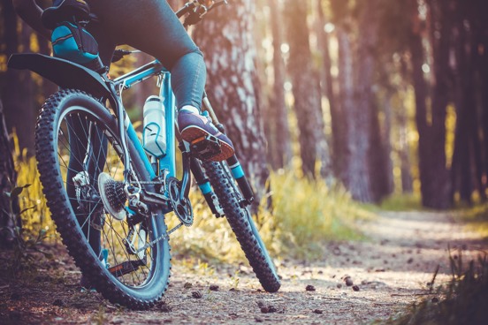 Ontdek de herfstachtige omgeving van Obertraun op de fiets tijdens je herfstvakantie