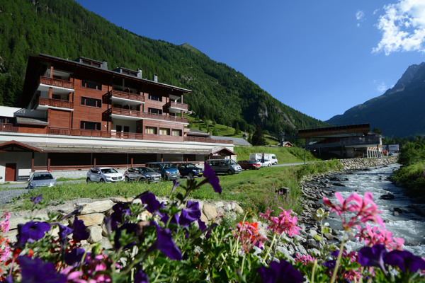 Echa un vistazo al resort
