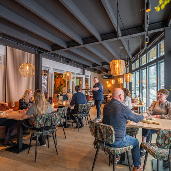 Openingstijden en reserveren