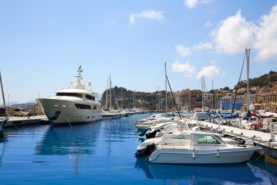 Spot mooie jachten in Altea