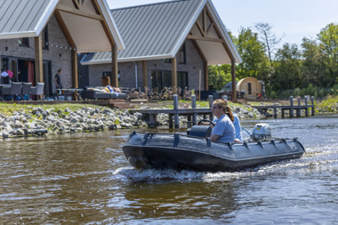 Dormio_Residence_Waterpark_Zwartkruis_Watervilla_Boot_Varen_001.jpg