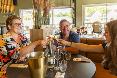 Dormio_Resort_Berck-sur-Mer_Facilities_Bistro_Le_Bouchot_Family_Eating_006.jpg
