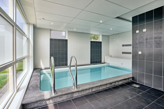 Privater Pool: Ferienhäuser für grenzenlosen Wasserspaß