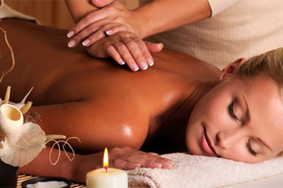 16.00 uur: massage in het wellnesscentrum