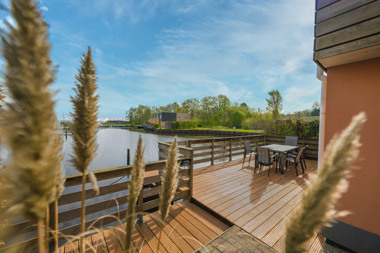 Summio_Waterpark_De_Bloemert_Bungalow_4-6D4_Terras_001.jpg
