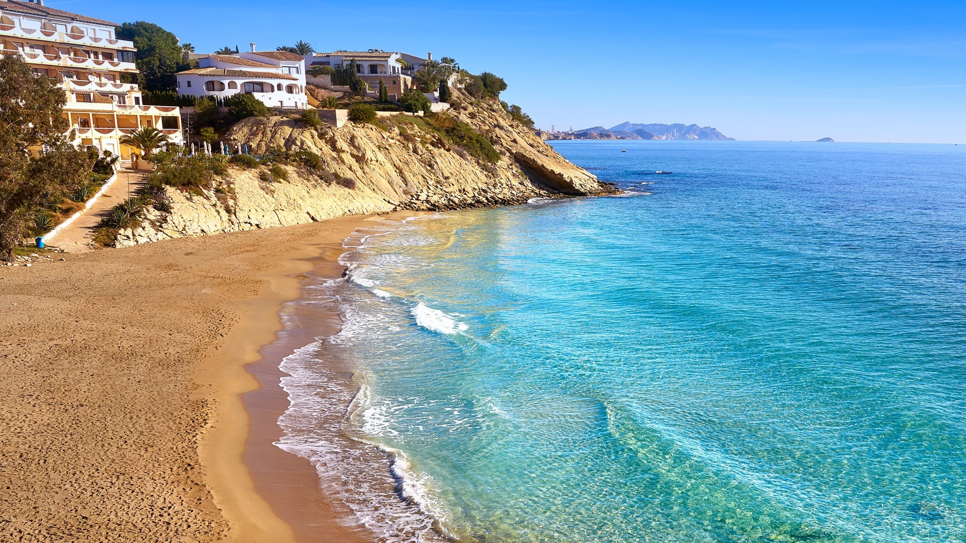 Zandstrand Cala Lanuza: dé ideale bestemming voor een strandvakantie