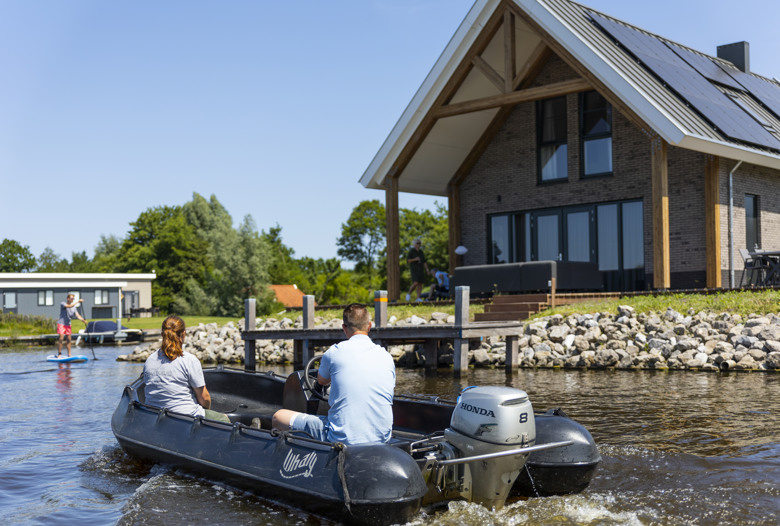 Dormio_Residence_Waterpark_Zwartkruis_Watervilla_Boot_Varen_002.jpg