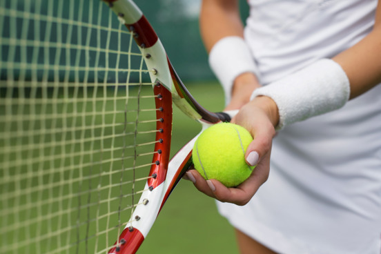 Tennissen op Summio Waterpark De Bloemert
