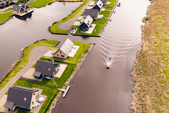 Vakantiepark in Langelille omgeven door water en natuur
