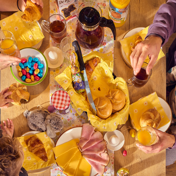 Schuif aan bij een feestelijke paasbrunch