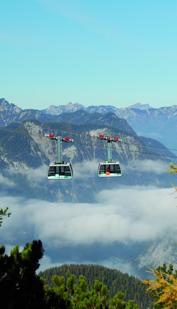 Erleben Sie Wandern im Dachstein inmitten einer beeindruckenden Berglandschaft