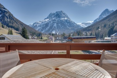 Dormio_Resort_Les_Portes_Du_Mont_Blanc_Vallorcine_Resort_View_Balcony_Summer_005.jpg