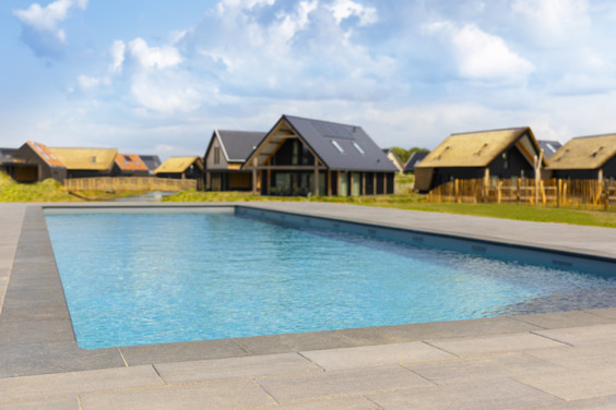Buitenzwembad op vakantiepark bij Cadzand