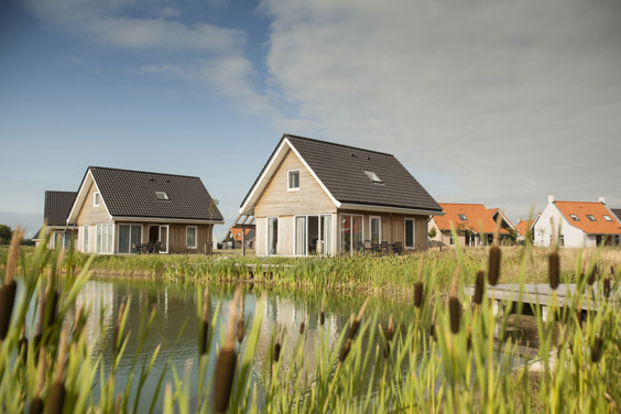 Wat te doen met spaargeld? Investeer in een vakantiewoning in Nederland