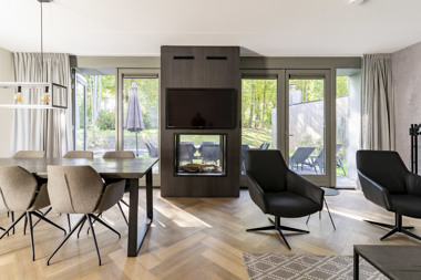 Dormio_Resort_Maastricht_Mastervilla_Prinsen_Prestige_Dining_Area_Living_Room_001.jpg