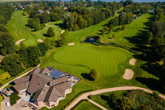 Een balletje slaan bij Golfclub Grevelingenhout