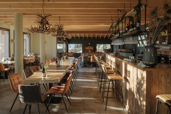 Délices culinaires au restaurant et au bar