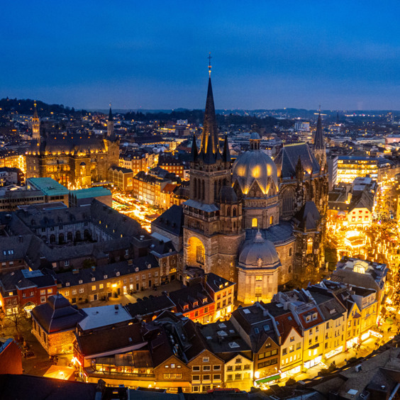 Aachen in festlicher Weihnachtsstimmung