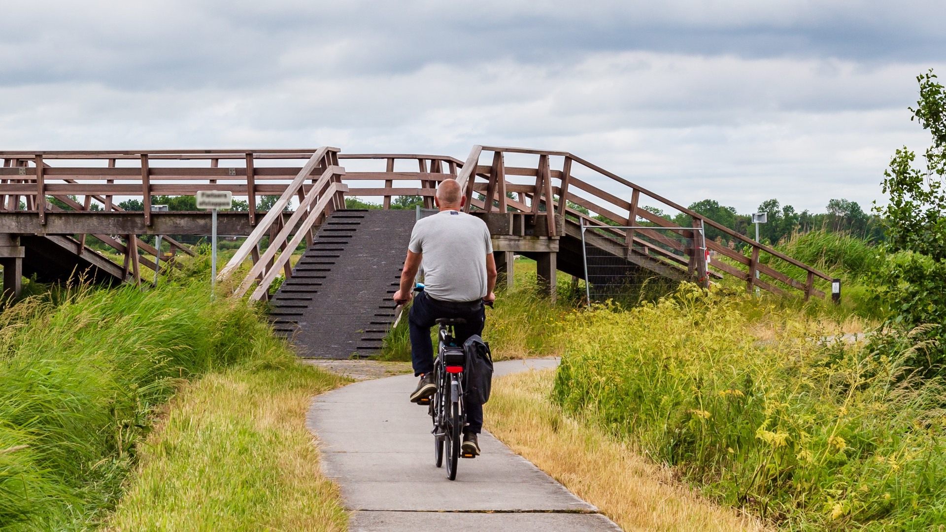 Nombreuses possibilités de randonnées à pied et à vélo