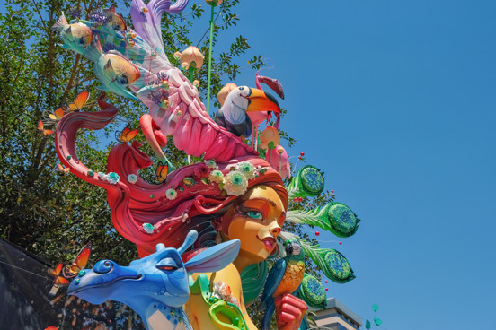 Las Hogueras de San Juan in Alicante in juni