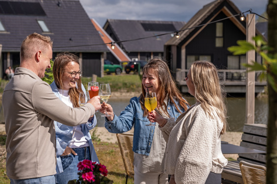 Heerlijk eten en drinken in ons restaurant met buitenterras