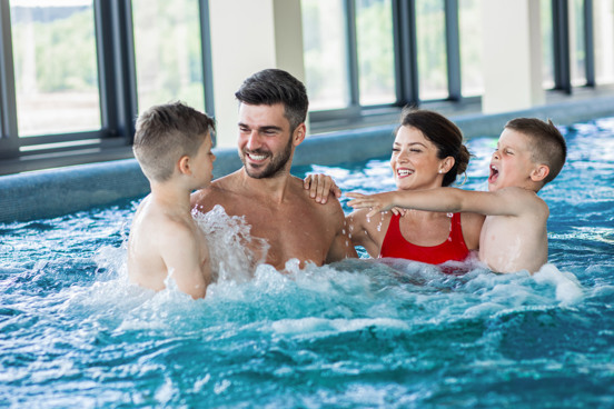 Zwemmen bij subtropisch Waterparadijs Aqualaren