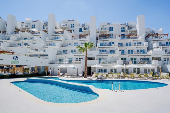 Zwembaden bij uw eigen vakantie appartement aan de Costa Blanca