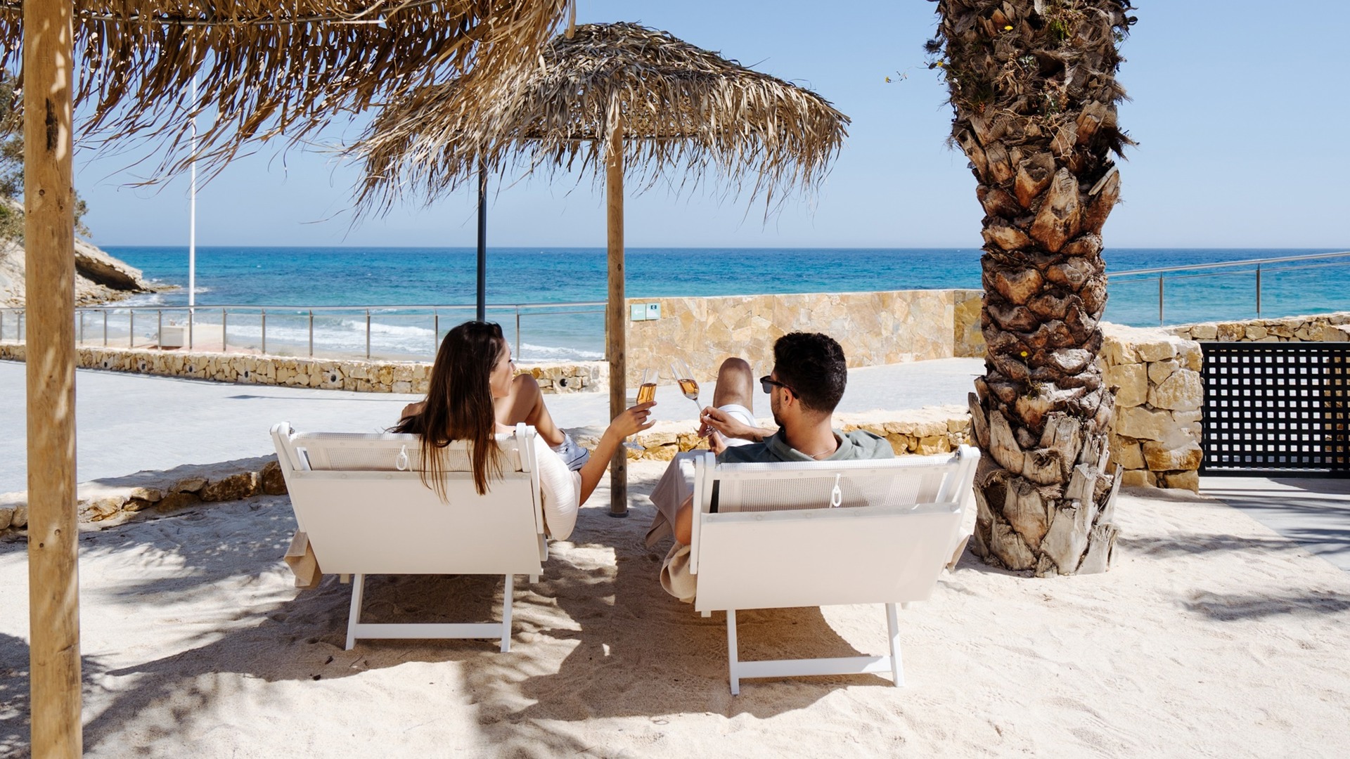 Tip: proost op het terras met adembenemend uitzicht