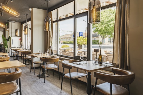 Savourez un délicieux déjeuner ou dîner accompagné de vin au restaurant Bruis à Valkenburg