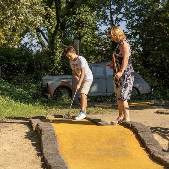 Facilitiy minigolf especially for children