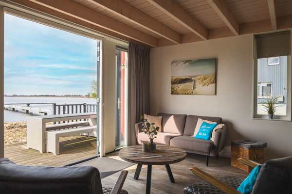 Wakker worden met uitzicht op het water