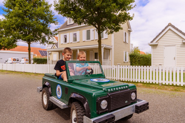 Summio_Parc_Aquadelta_F&E_Mini_Jeep_001.jpg