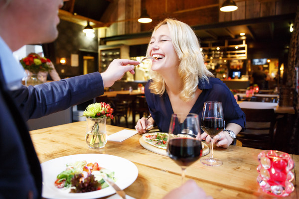 Eten in het restaurant op Dormio Resort De Hondsrug