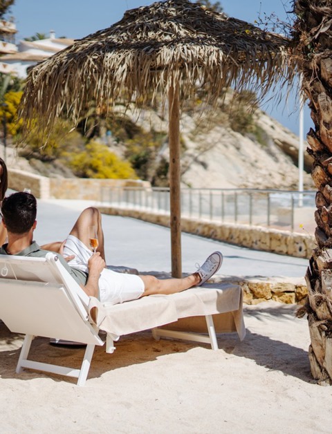 Start de zomer goed en geniet
van een heerlijk verblijf aan de Spaanse kust