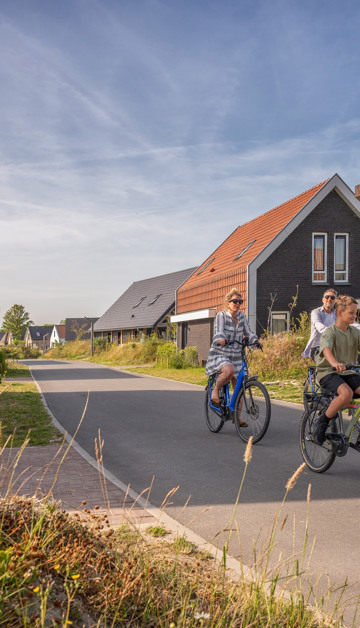 Fiets langs duinen, stranden en sfeervolle kustplaatsen