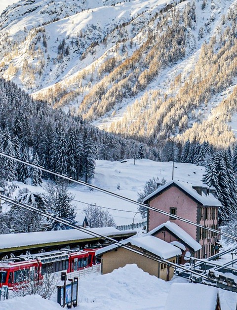 Passez un moment convivial dans le centre animé de Chamonix ou dans les stations de ski environnante