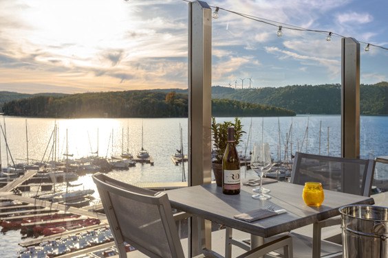 Culinair genieten met indrukwekkend zicht op de Rursee