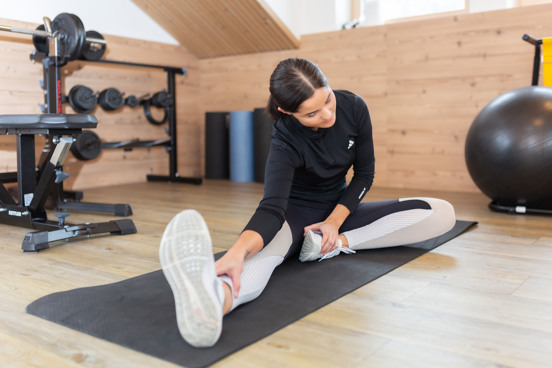 Sport met prachtig bergzicht in de fitnessruimte