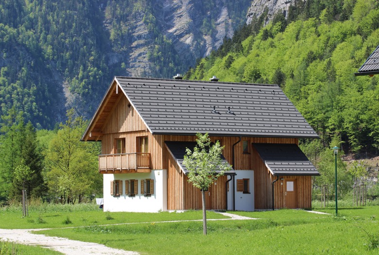 Dormio_Resort_Obertraun_Halstattersee_Exterior_Summer_002.jpg