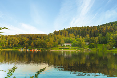 Summio_Eifelpark_Kronenburger_See_Kronenburger_See_Omgeving_Kronenburgermeer_002.jpg