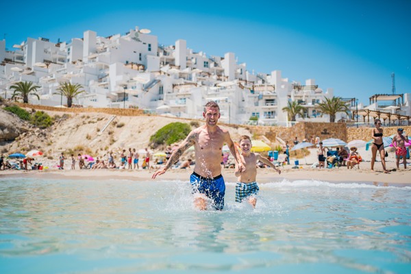 Verblijf op ons luxe strandresort tijdens je vakantie in El Campello