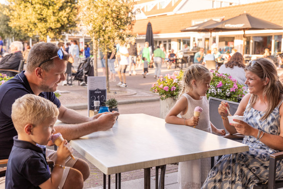 Contact en adres Wavez Eten & Drinken