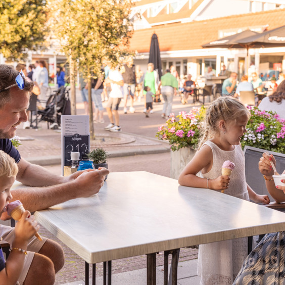 Contact en adres Wavez Eten & Drinken