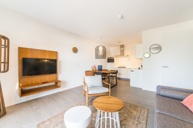 Dormio_Resort_Maastricht_Zilversmid_Apartment_Comfort_Living_Room_Kitchen_001.jpg