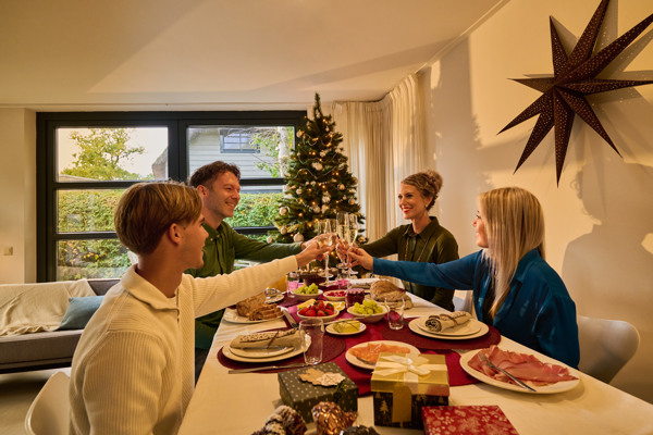 Familie viert kerst bij Dormio Resorts & Hotels