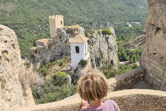 Hiking along the Costa Blanca with the whole family