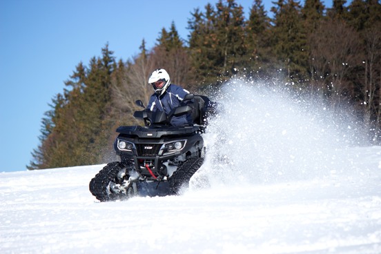 4. Rijd op een ijsquad door de bergen in Flaine