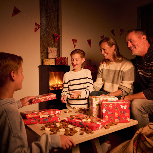 Vier Sinterklaas in een groepswoning