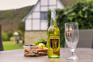 Dormio_Resort_Eifeler_Tor_Villa_Rursee_Terrace_Heimbacher_beer_Snacks_002.jpg